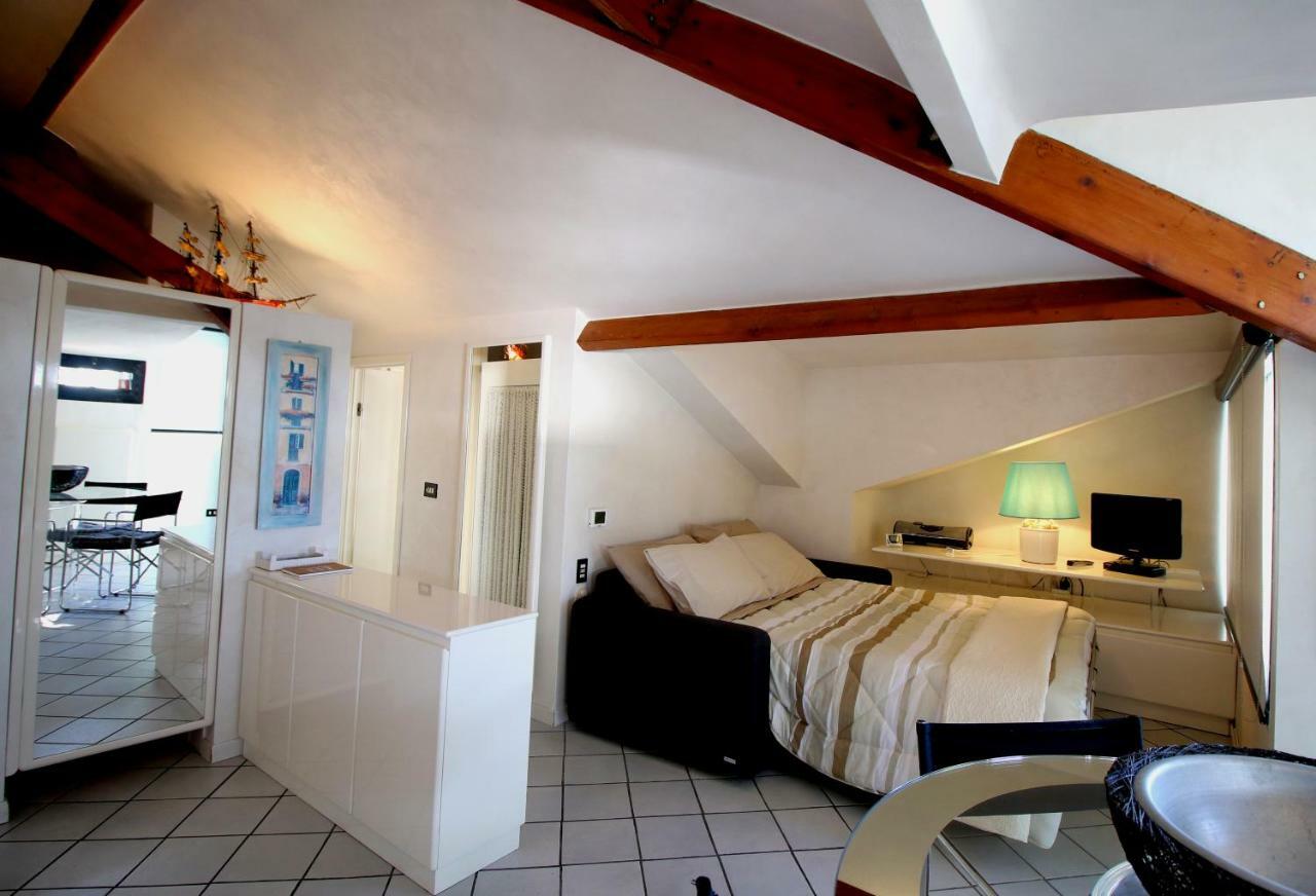 Mansarda luminosa in centro sul mare - Attic by sea Apartment Sanremo Exterior foto